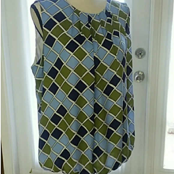 Liz Claiborne Tops - Liz Claiborne geometric print elastic waist top XL